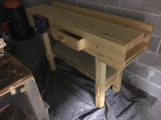 Come costruire un banco da falegname / How to build a woodworking workbench